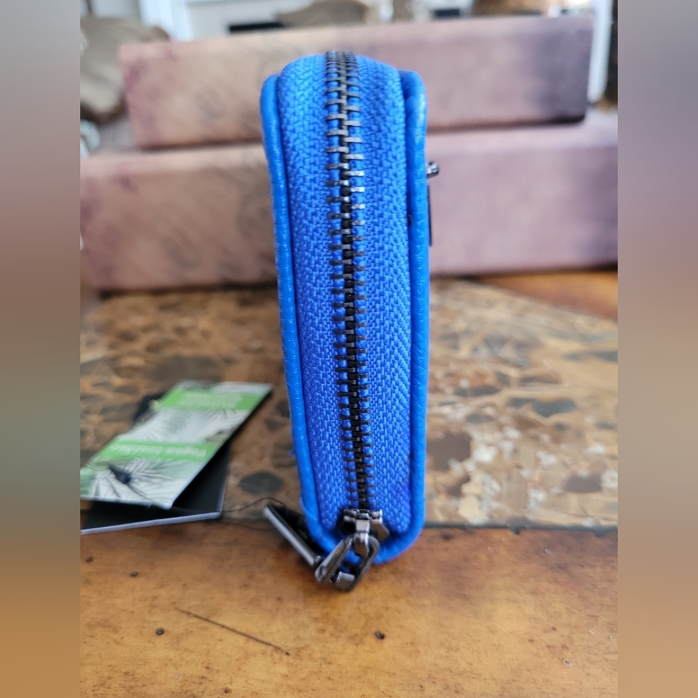 Badgley Mischka Blue Vegan Leather Wallet - Picture 3 of 10